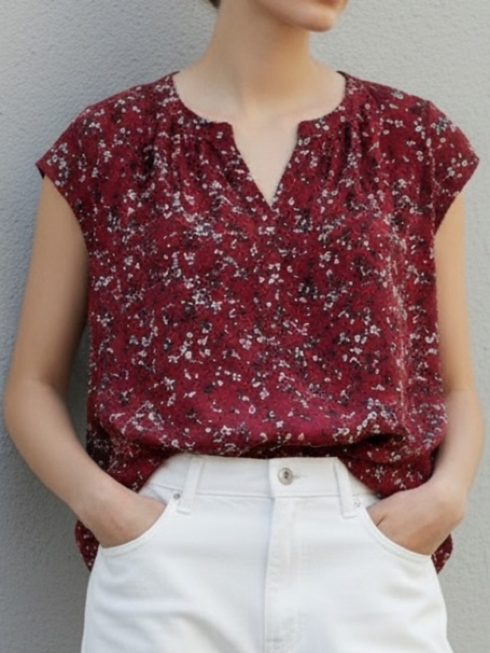 41 Hawthorn Burgundy Floral Split-Neck Cap-Sleeve Blouse Size L